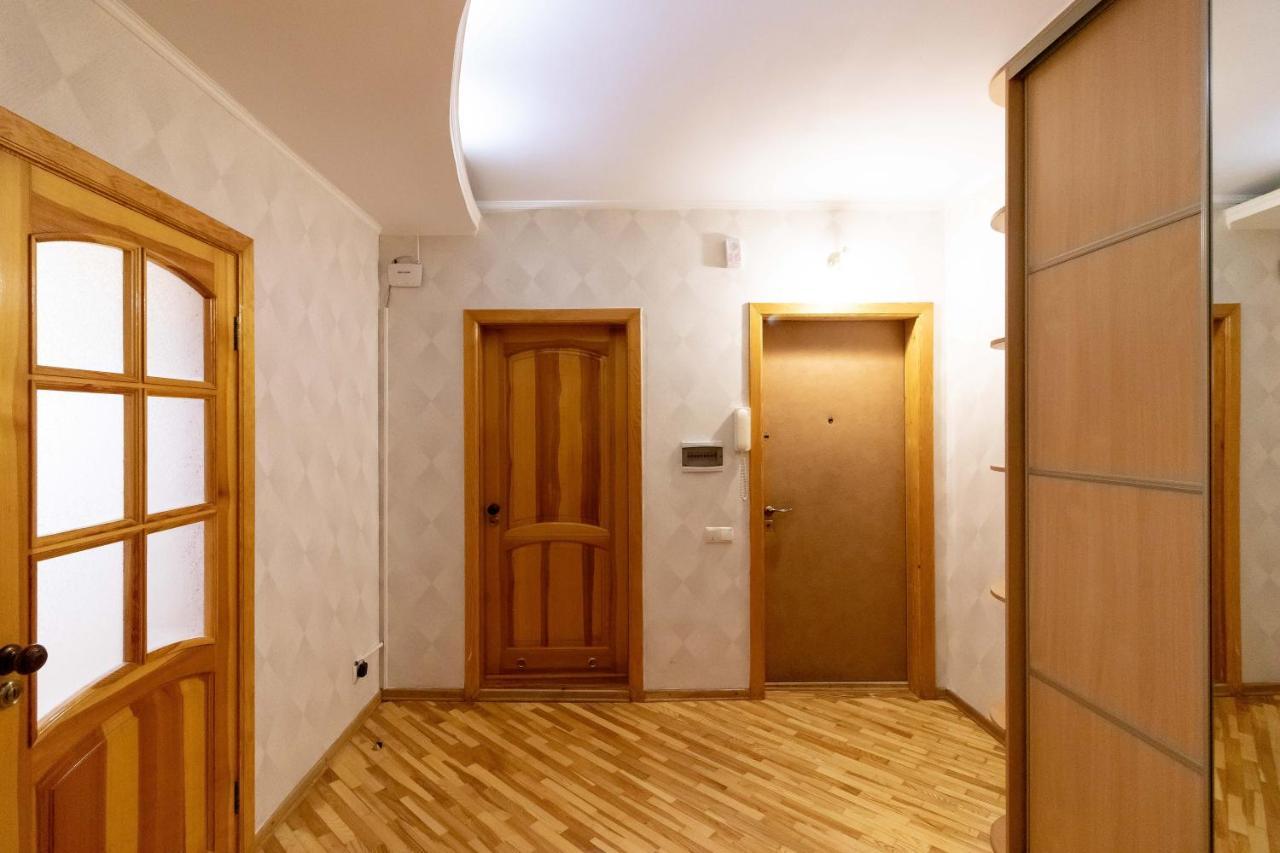Kvartirkoff Na Ozernaya 8 Киев Экстерьер фото
